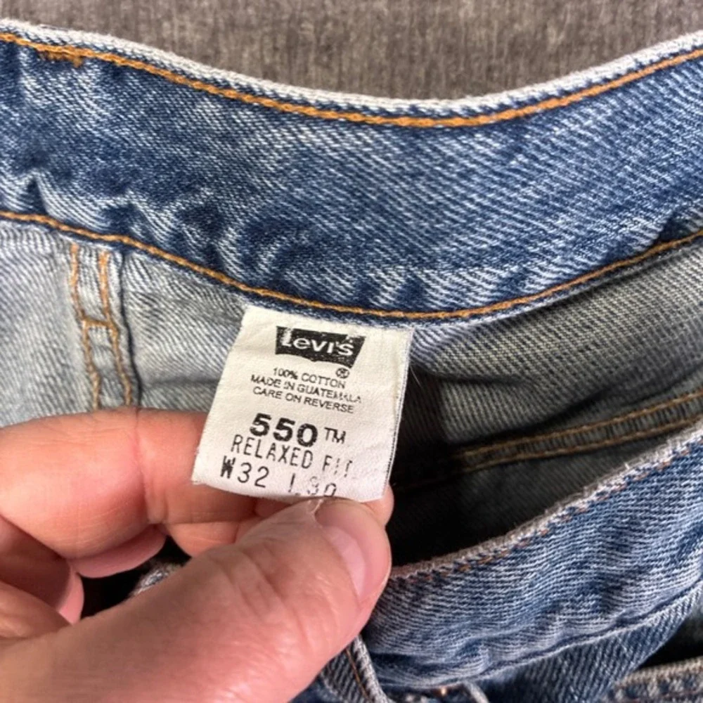 Vintage Levi's 550 Relaxed Fit Jeans Mens 32x30 Blue Denim Distressed‎ Red Tab